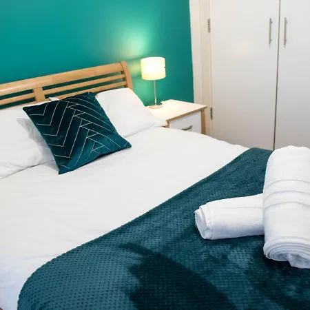 Luxury 2 Bed City Center With Balcony *