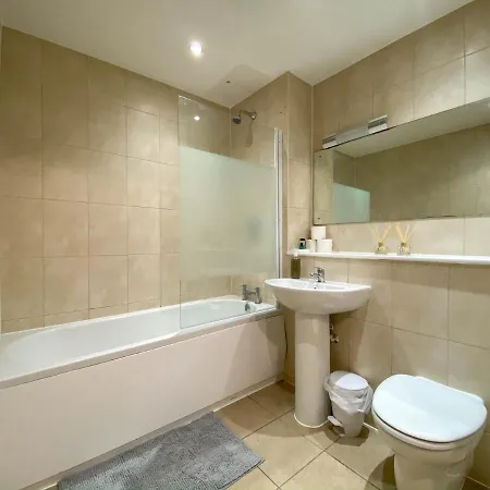 Luxury 2 Bed City Center With Balcony Apartman